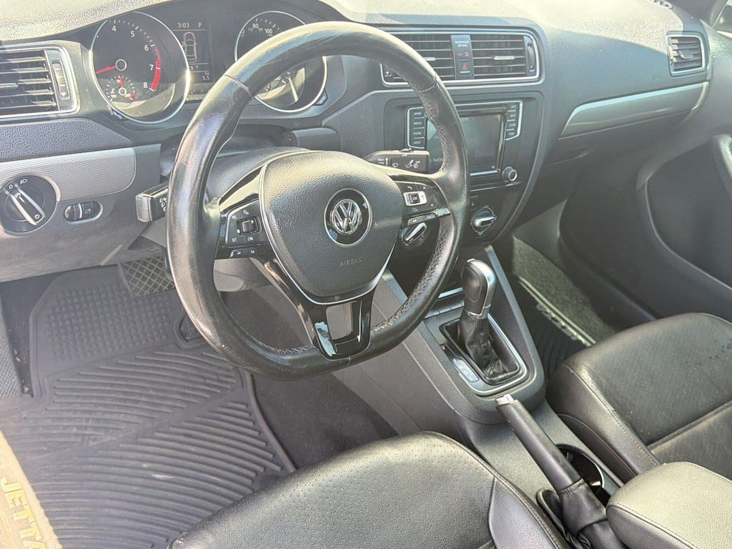 Used 2017 Volkswagen Jetta 1.4T SE Sedan