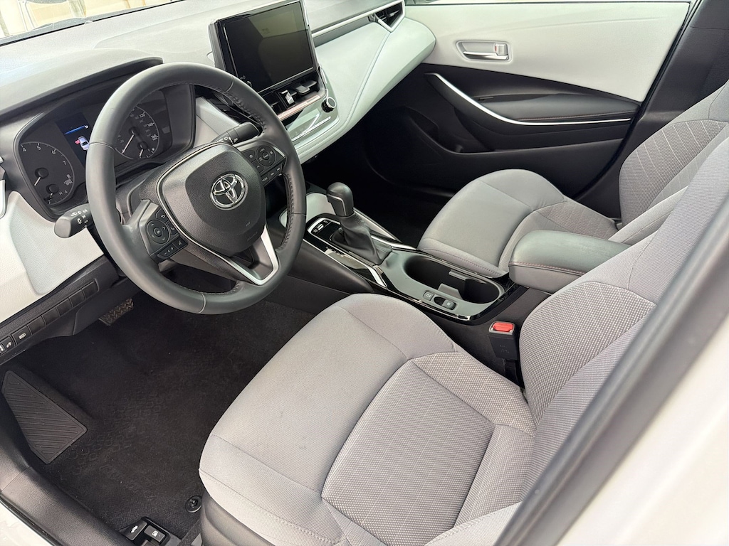 Used 2025 Toyota Corolla SE Sedan