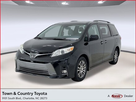 2019 Toyota Sienna XLE Auto Access Seat Van