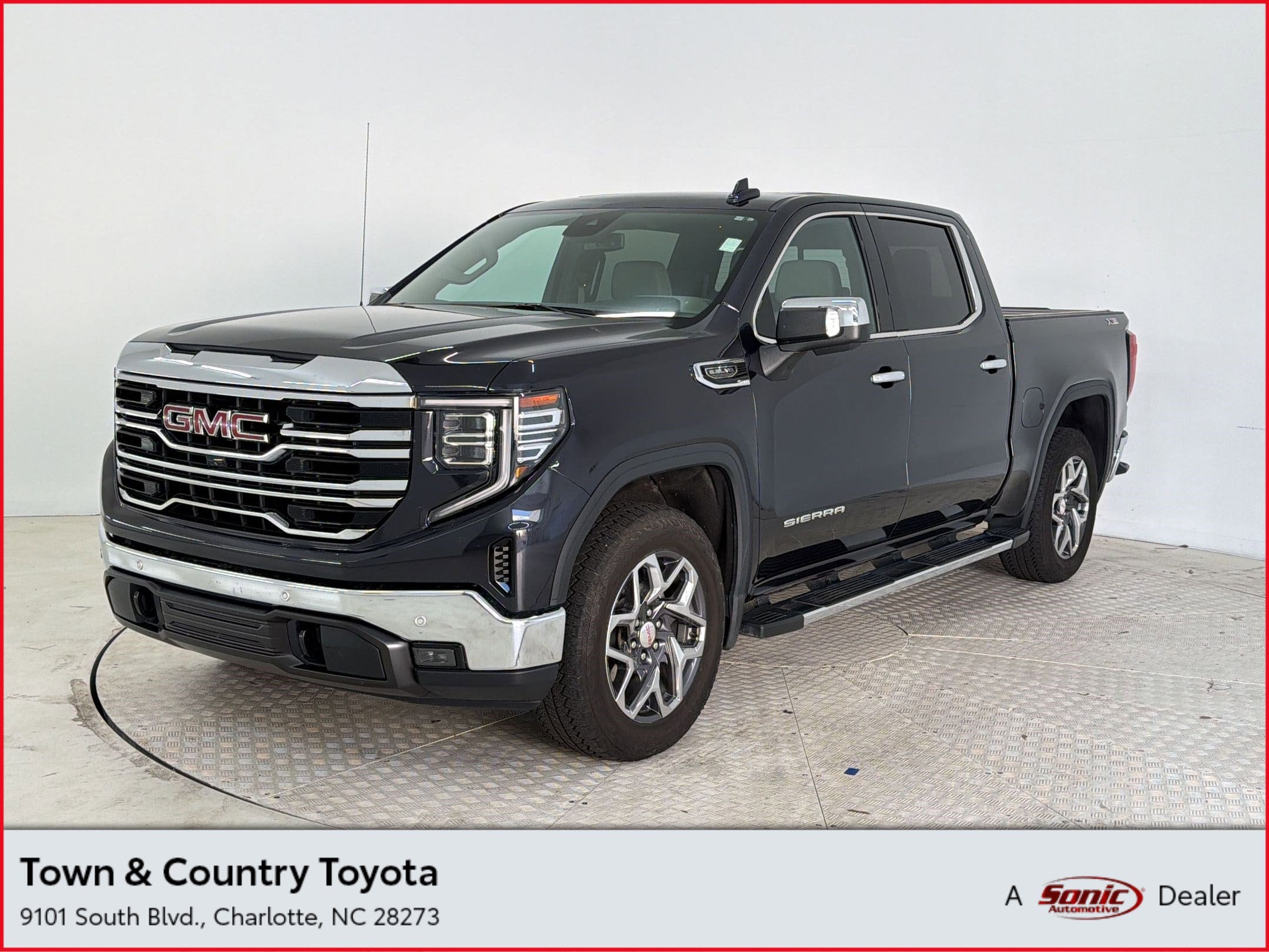 2025 GMC Sierra 4WD Crew Cab Short Box SLT's photo