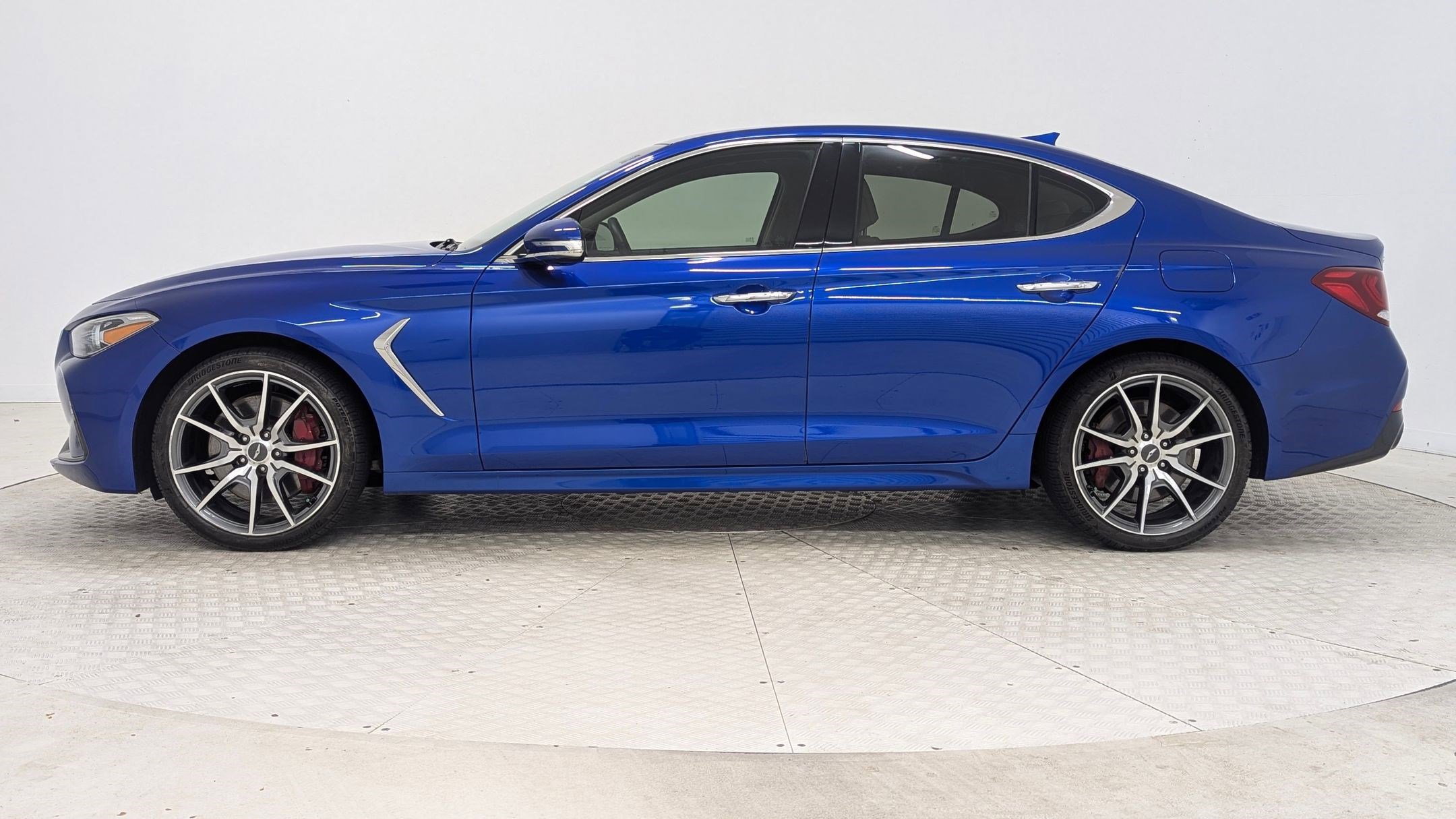 2019 Genesis G70 3.3T Advanced photo 2