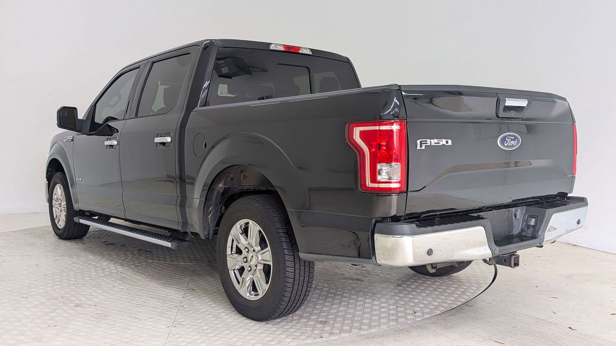 2016 Ford F-150 XLT photo 3