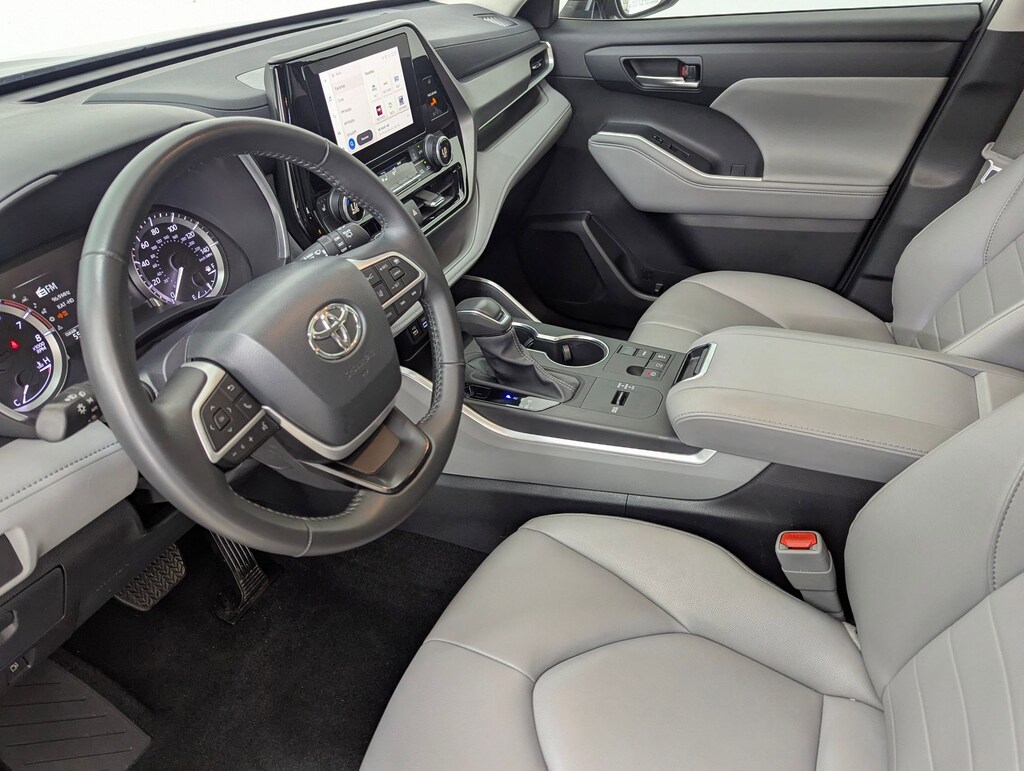 Used 2024 Toyota Highlander XLE SUV