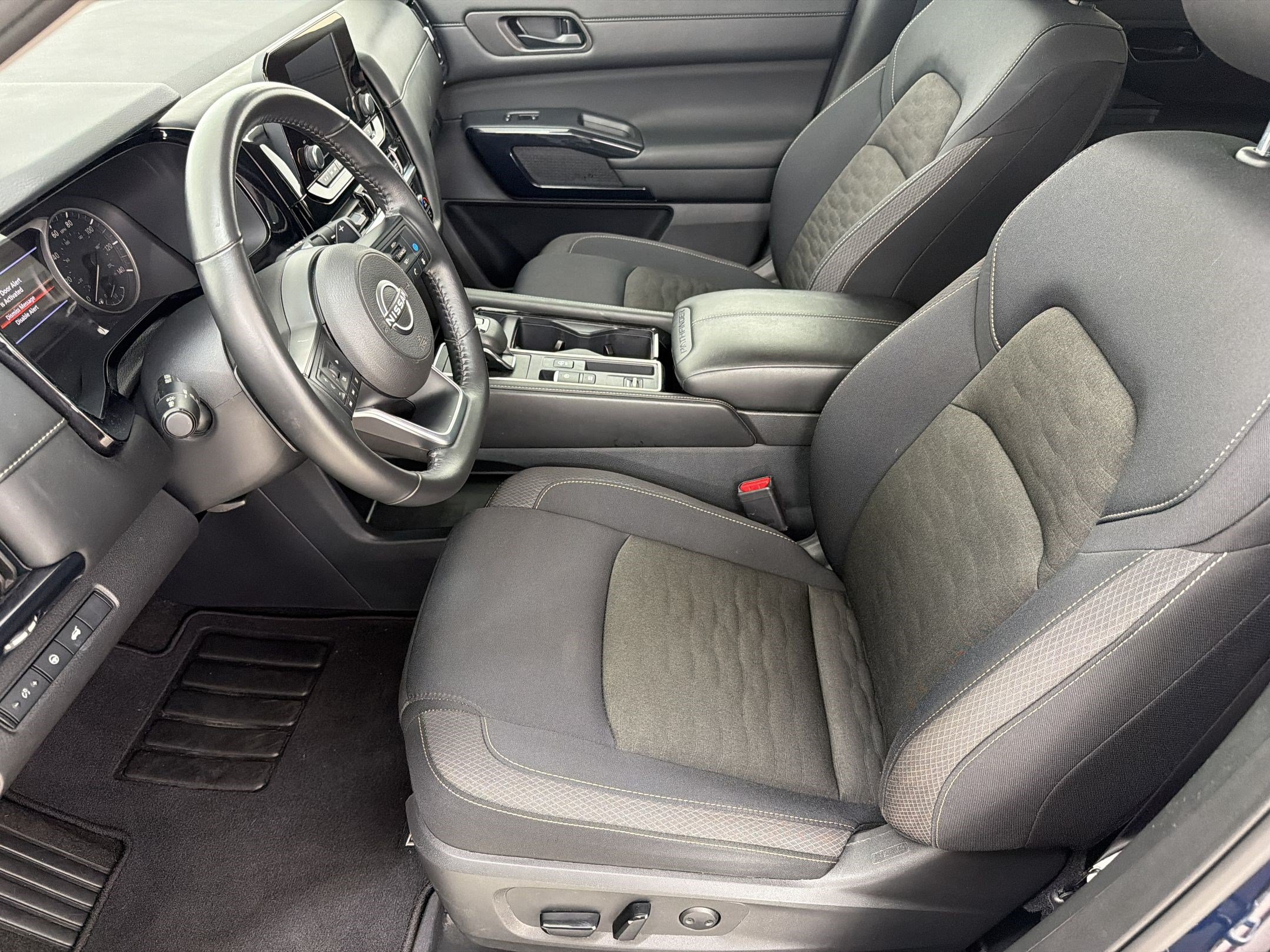 2025 Nissan Pathfinder SV - Photo 5