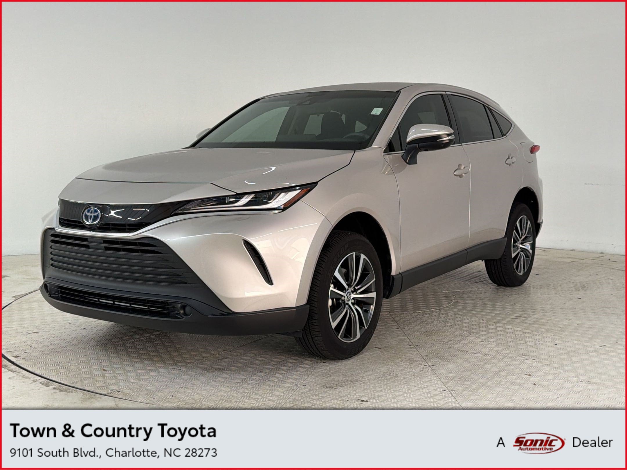 Venza LE SUV