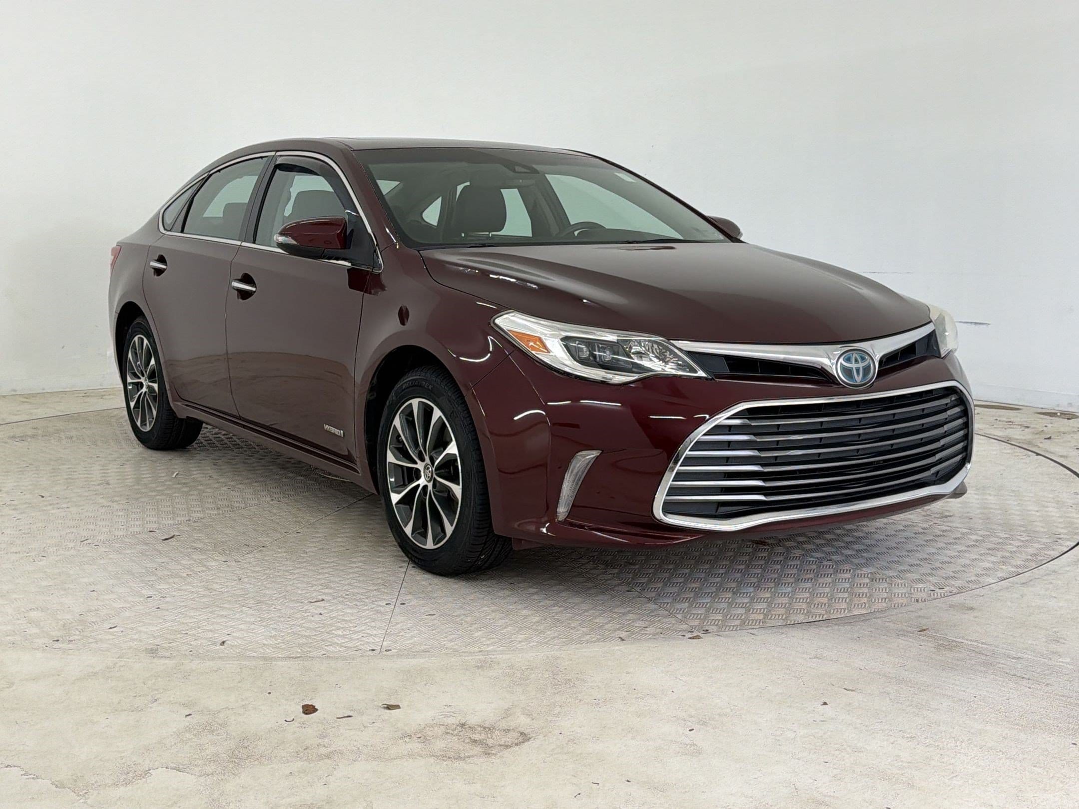 Avalon Hybrid Hybrid XLE Premium Sedan