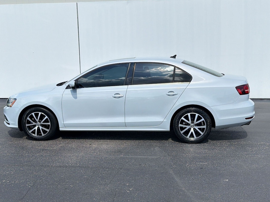 Used 2017 Volkswagen Jetta 1.4T SE Sedan