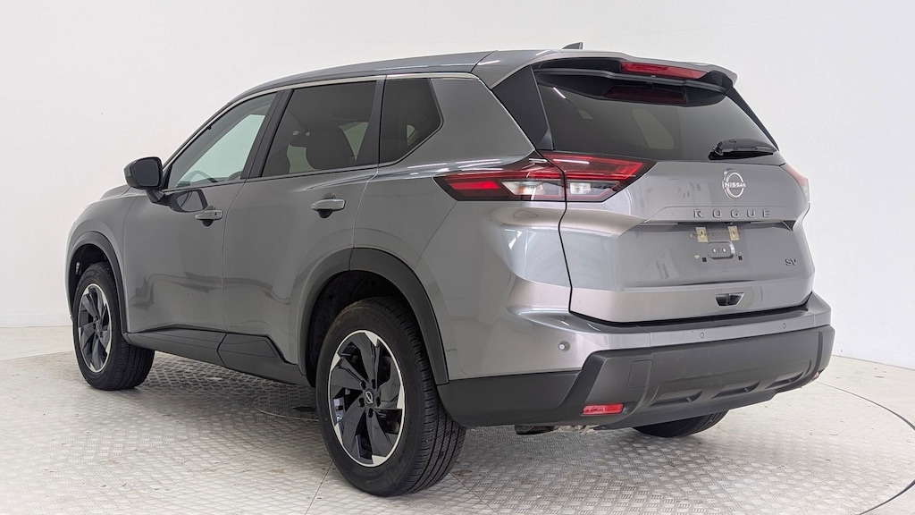Used 2024 Nissan Rogue SV SUV