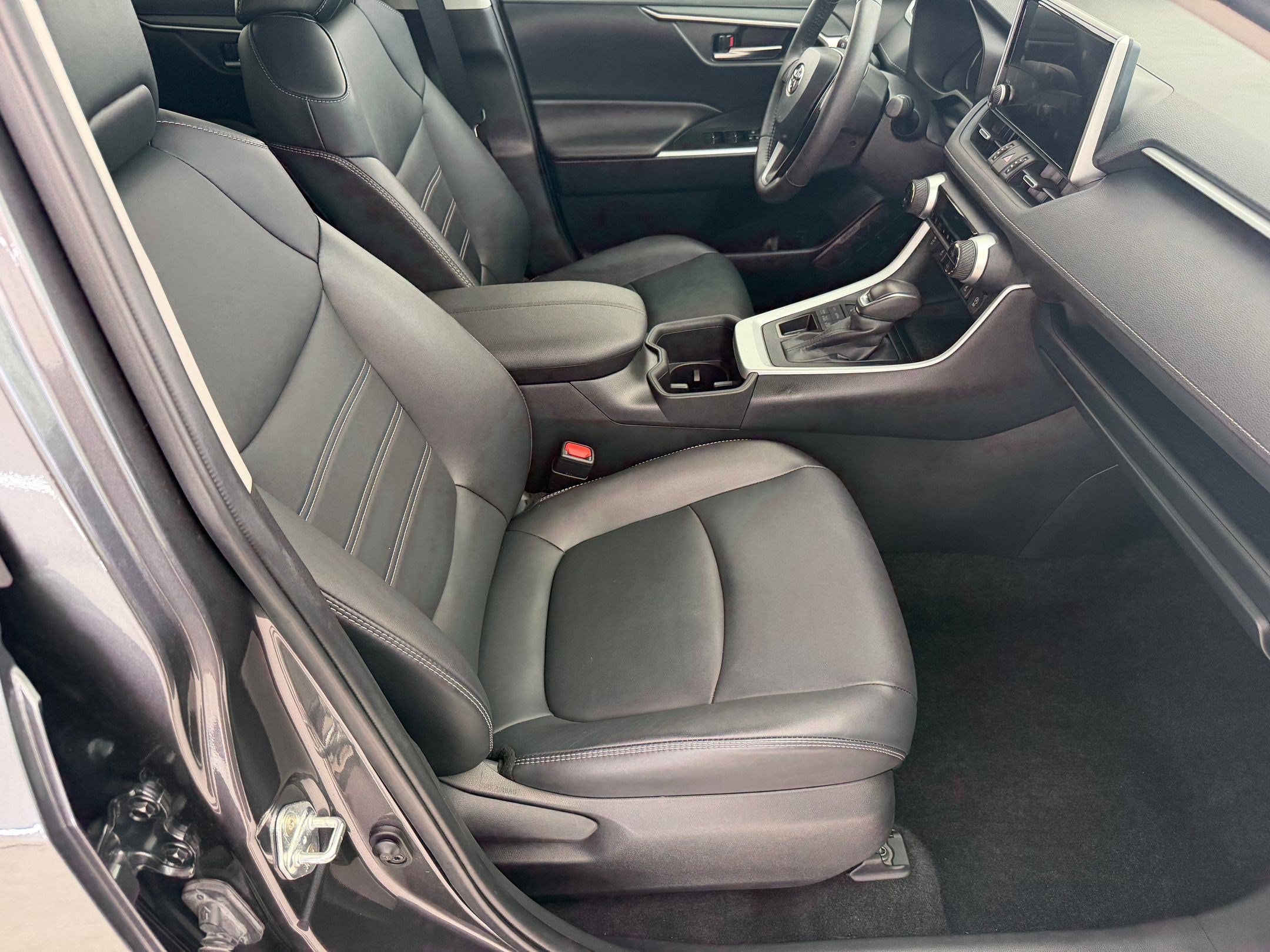 2024 Toyota RAV4 XLE Premium - Photo 23