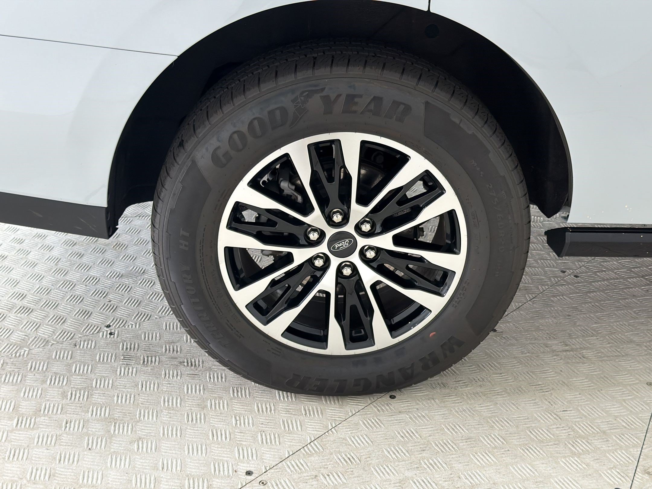2025 Ford Expedition Platinum - Photo 12