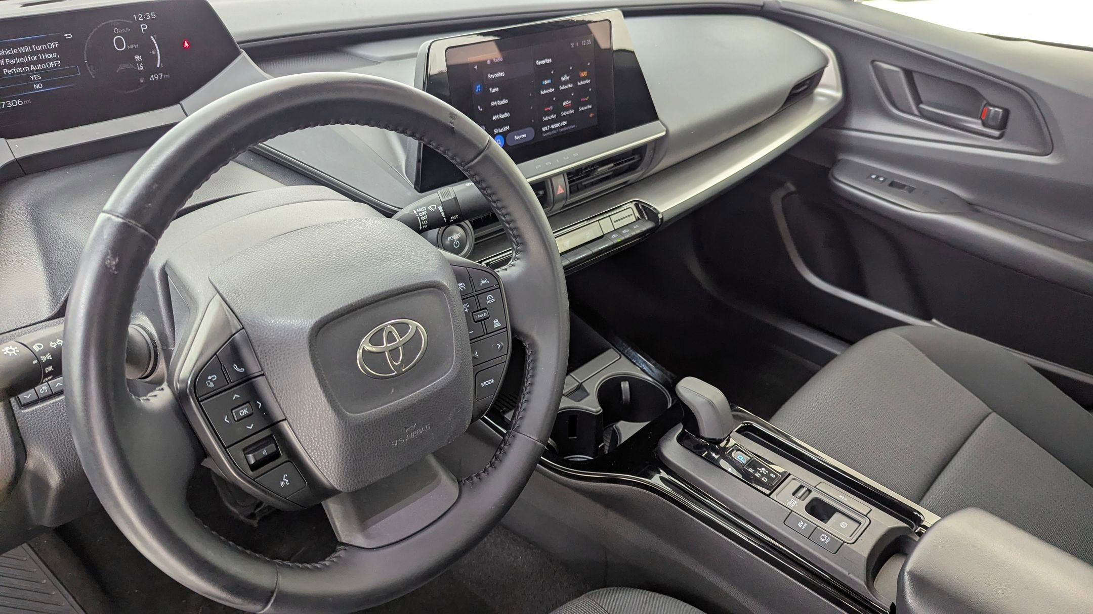 2024 Toyota Prius LE photo 4
