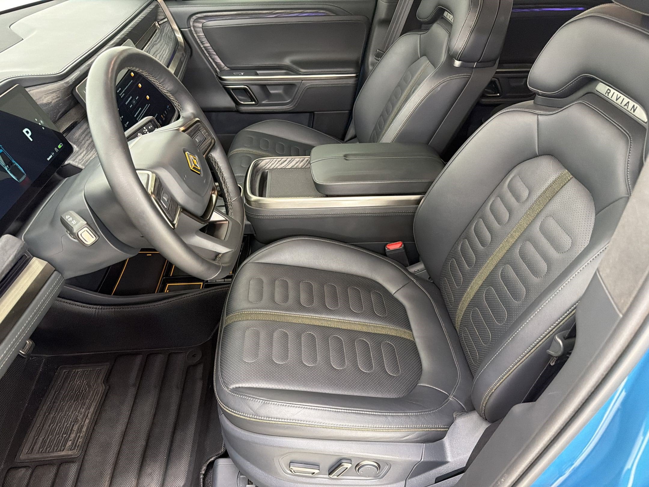 R1T Launch Edition Truck Crew Cab