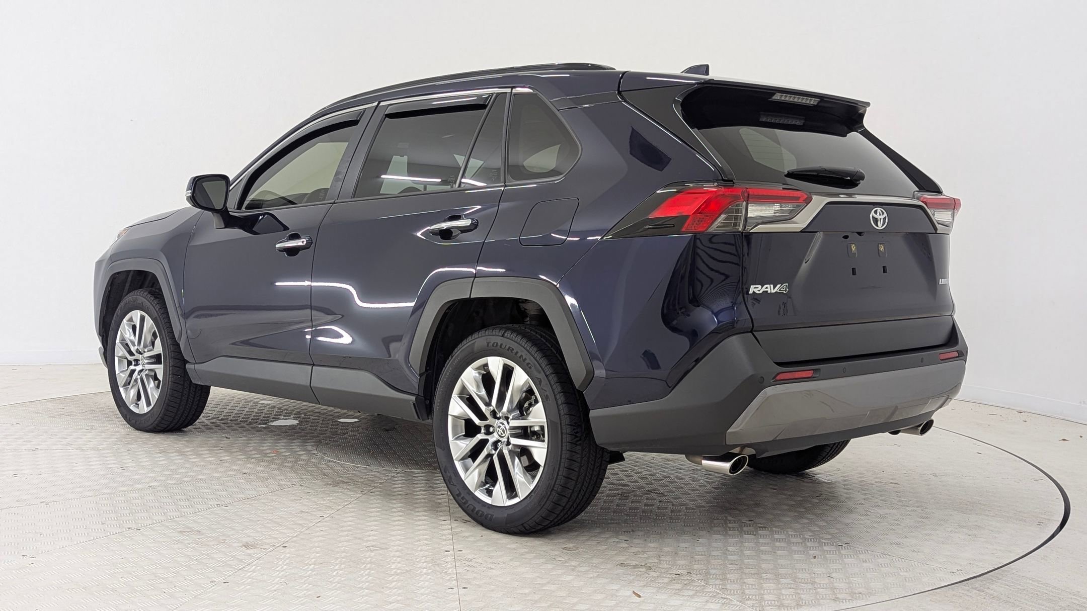 2020 Toyota RAV4 Limited photo 2