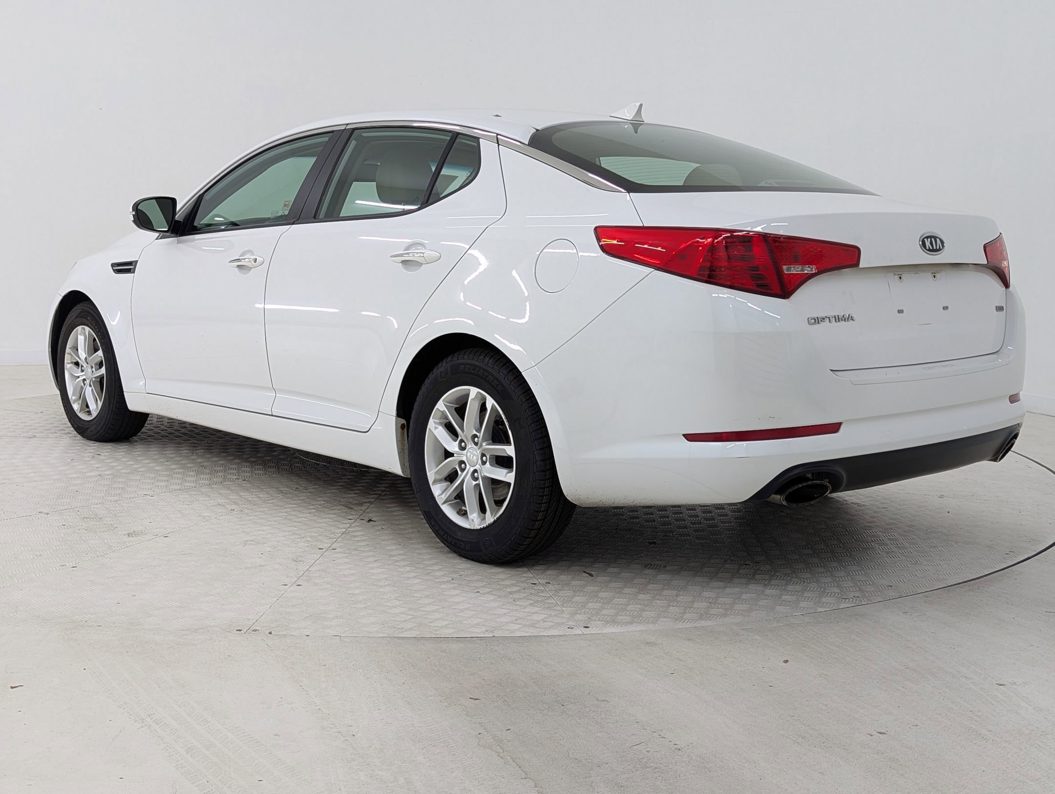 2012 Kia Optima LX photo 3