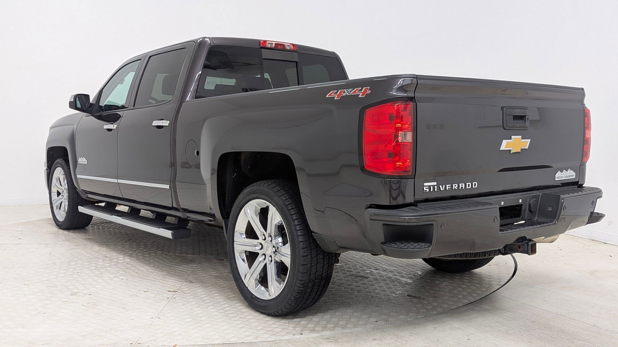 2014 Chevrolet Silverado 1500 High Country photo 3