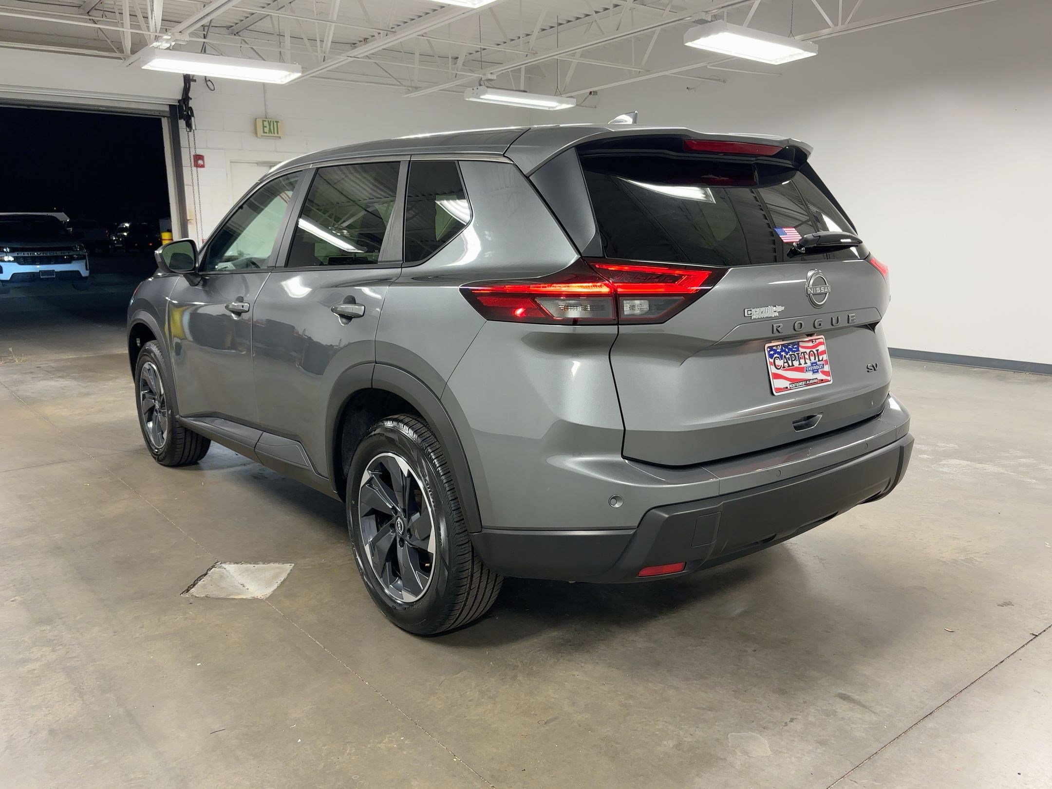 2024 Nissan Rogue SV photo 3