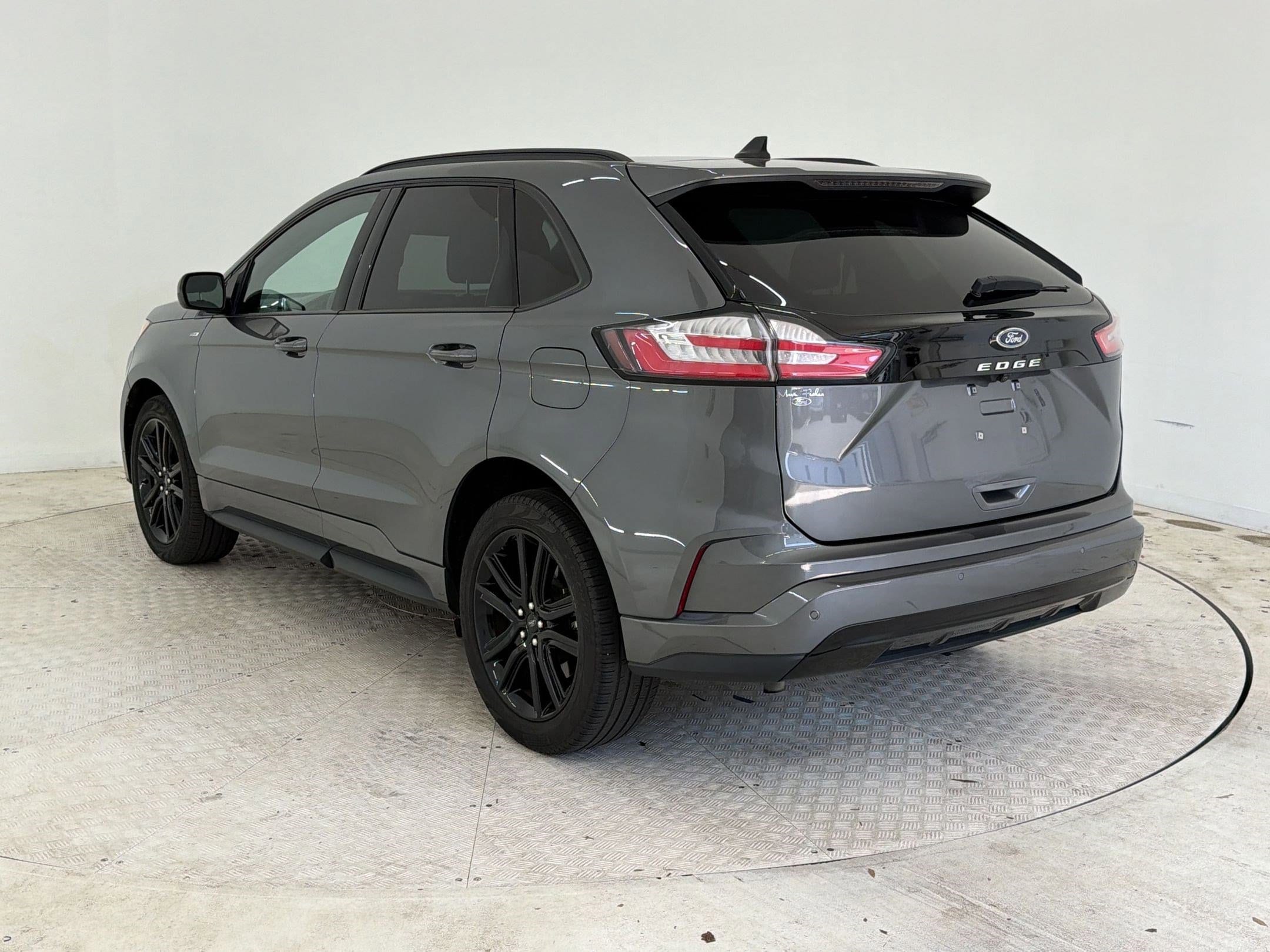 Edge SEL SUV