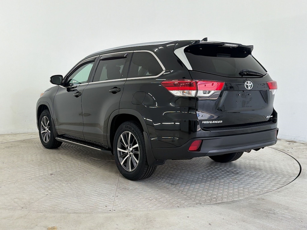 Used 2017 Toyota Highlander XLE SUV