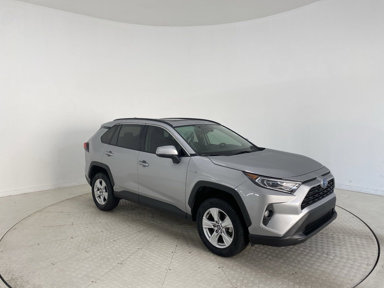 Used 2020 Toyota RAV4 XLE with VIN 2T3RWRFV9LW069850 for sale in Charlotte, NC