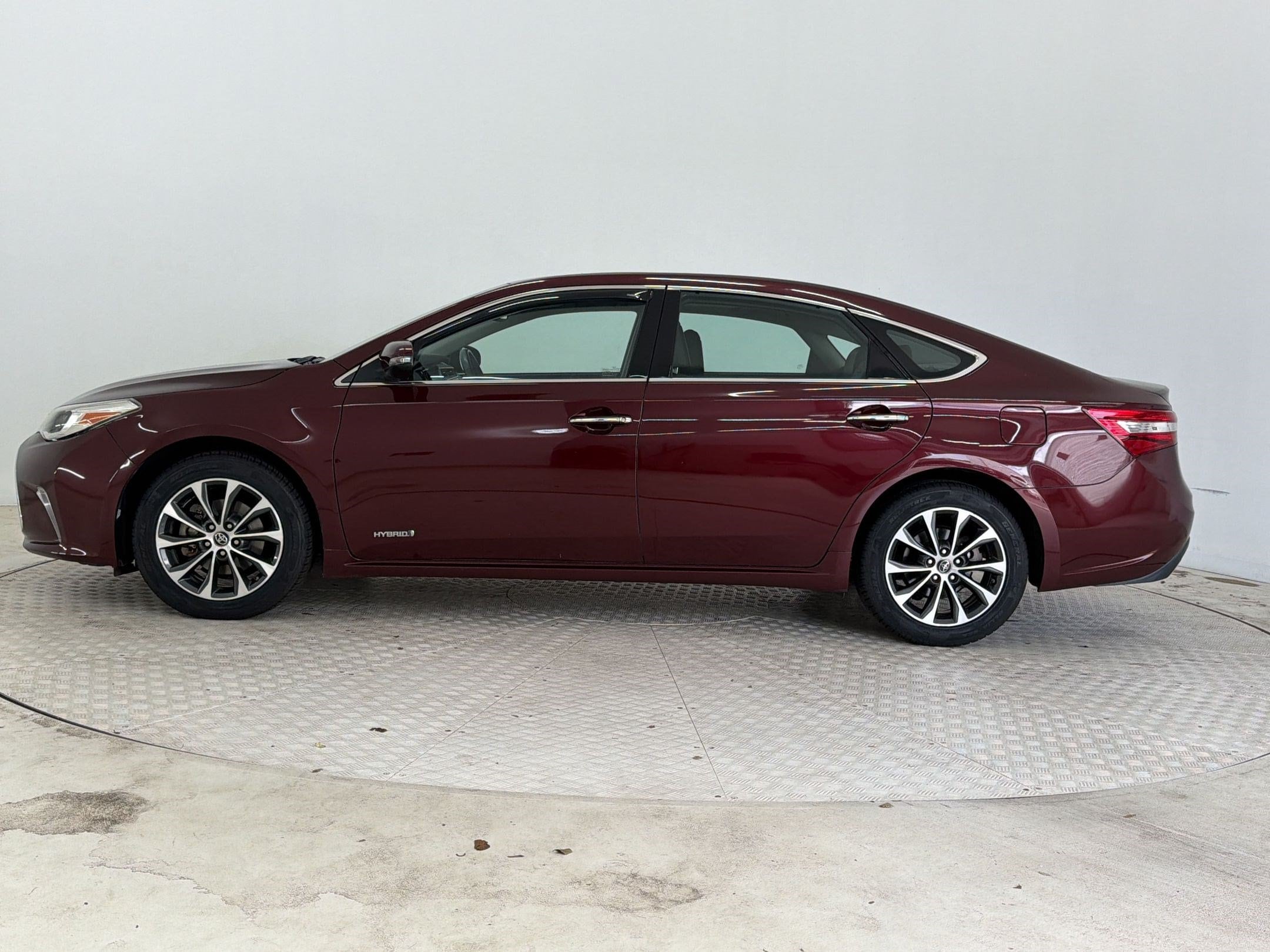 Avalon Hybrid Hybrid XLE Premium Sedan