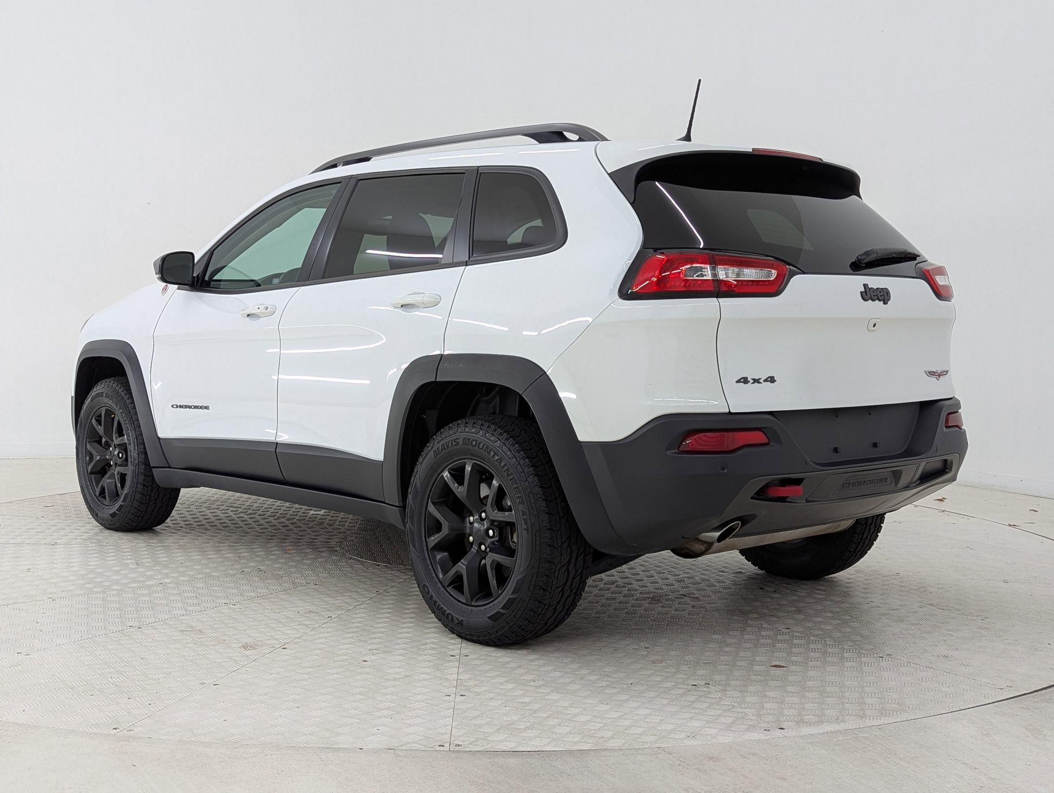 2018 Jeep Cherokee Trailhawk photo 3