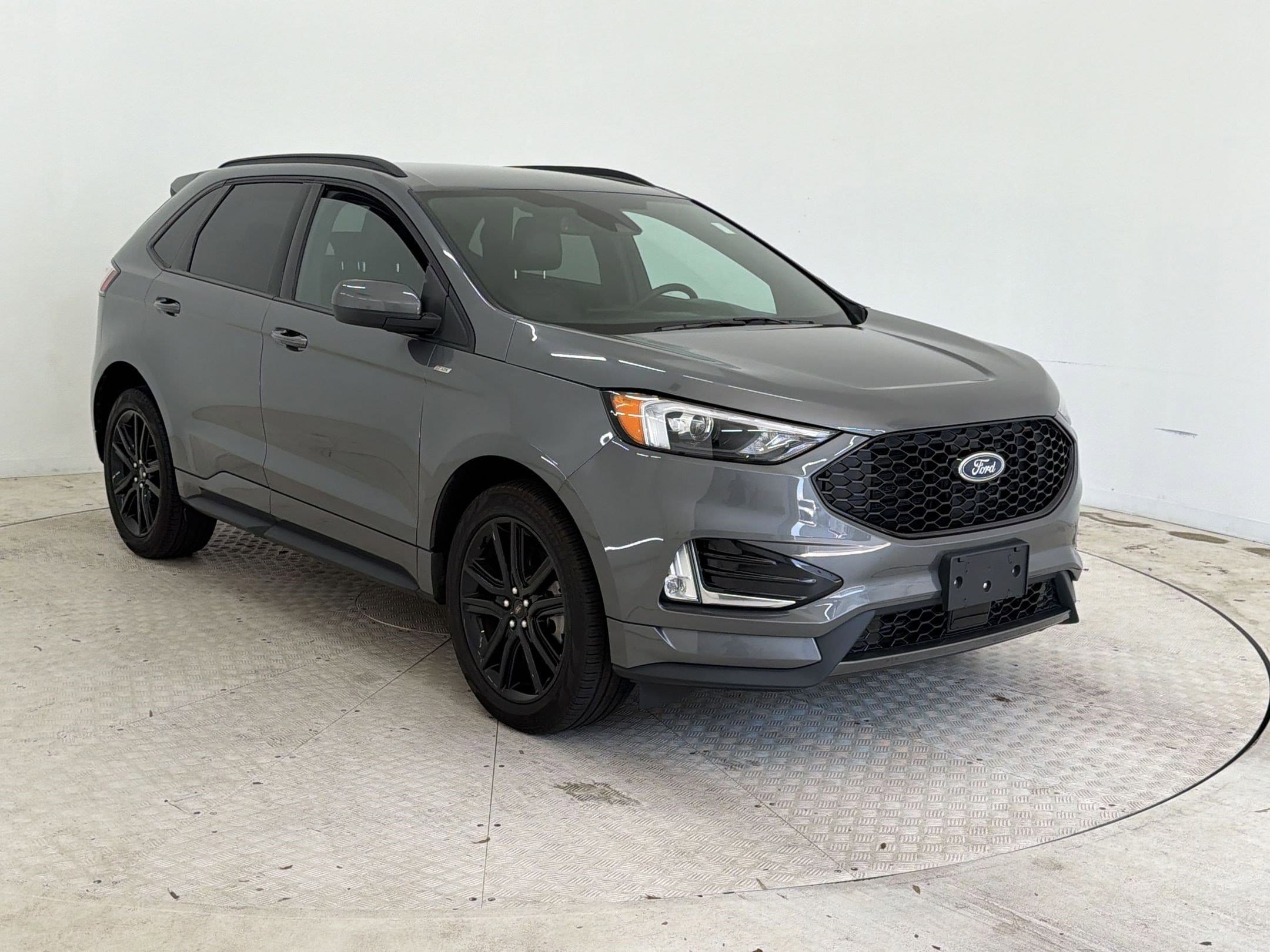 Edge SEL SUV