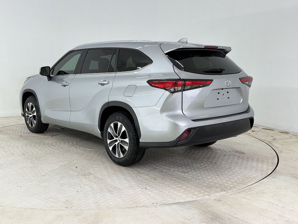 Used 2023 Toyota Highlander XLE SUV