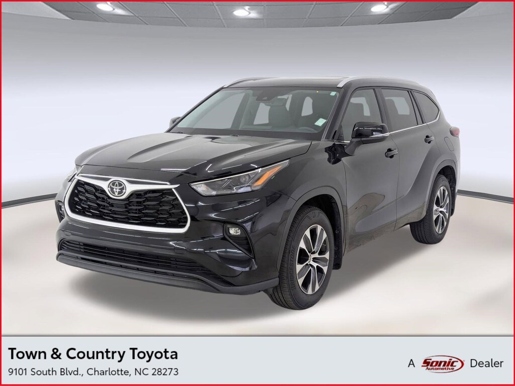 Used 2024 Toyota Highlander XLE SUV