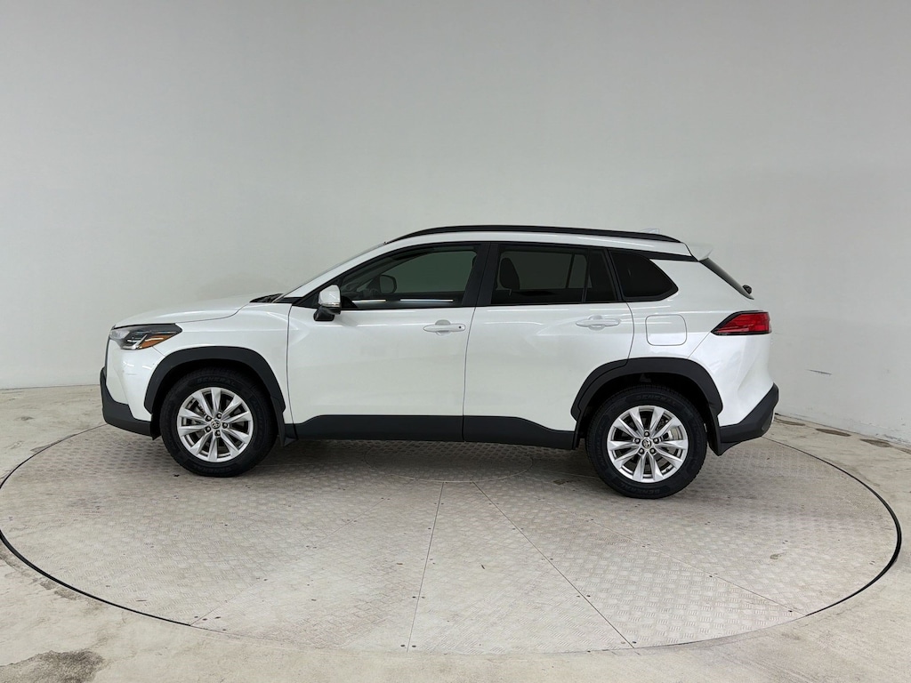 Used 2024 Toyota Corolla Cross LE SUV