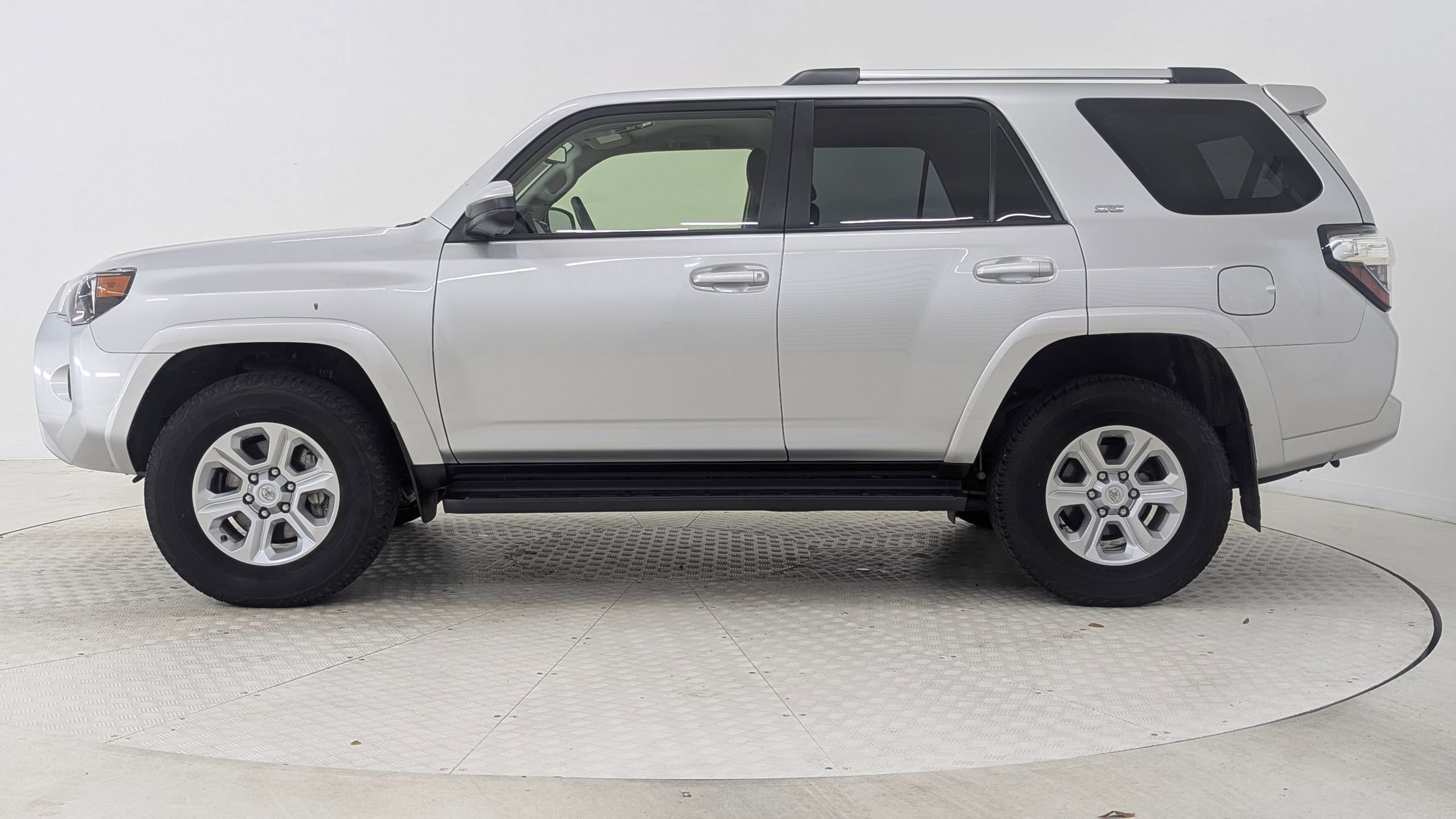 2024 Toyota 4Runner SR5 photo 2