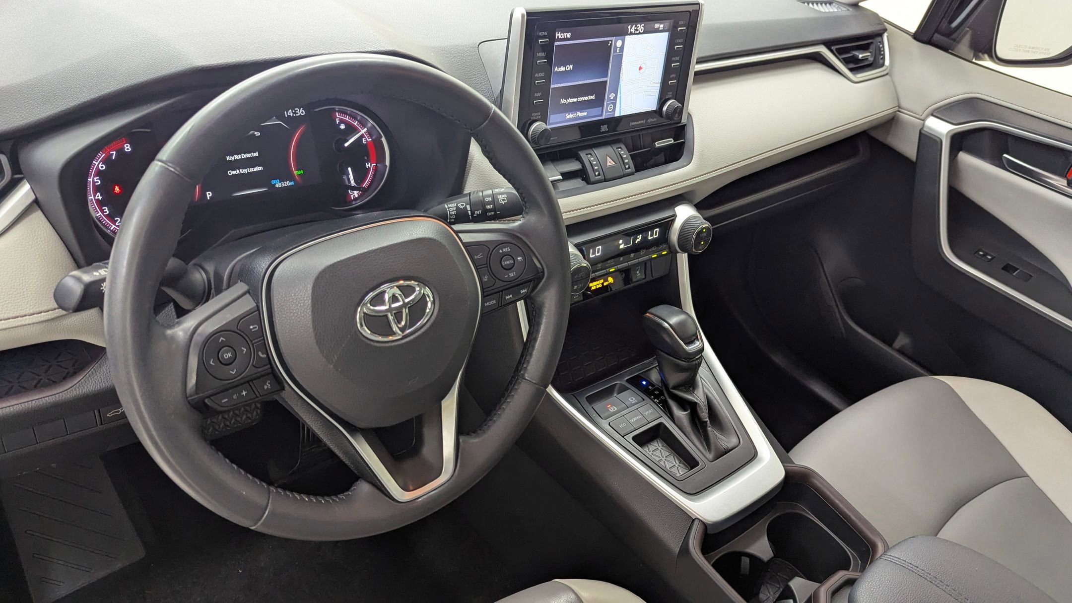 2020 Toyota RAV4 Limited photo 3