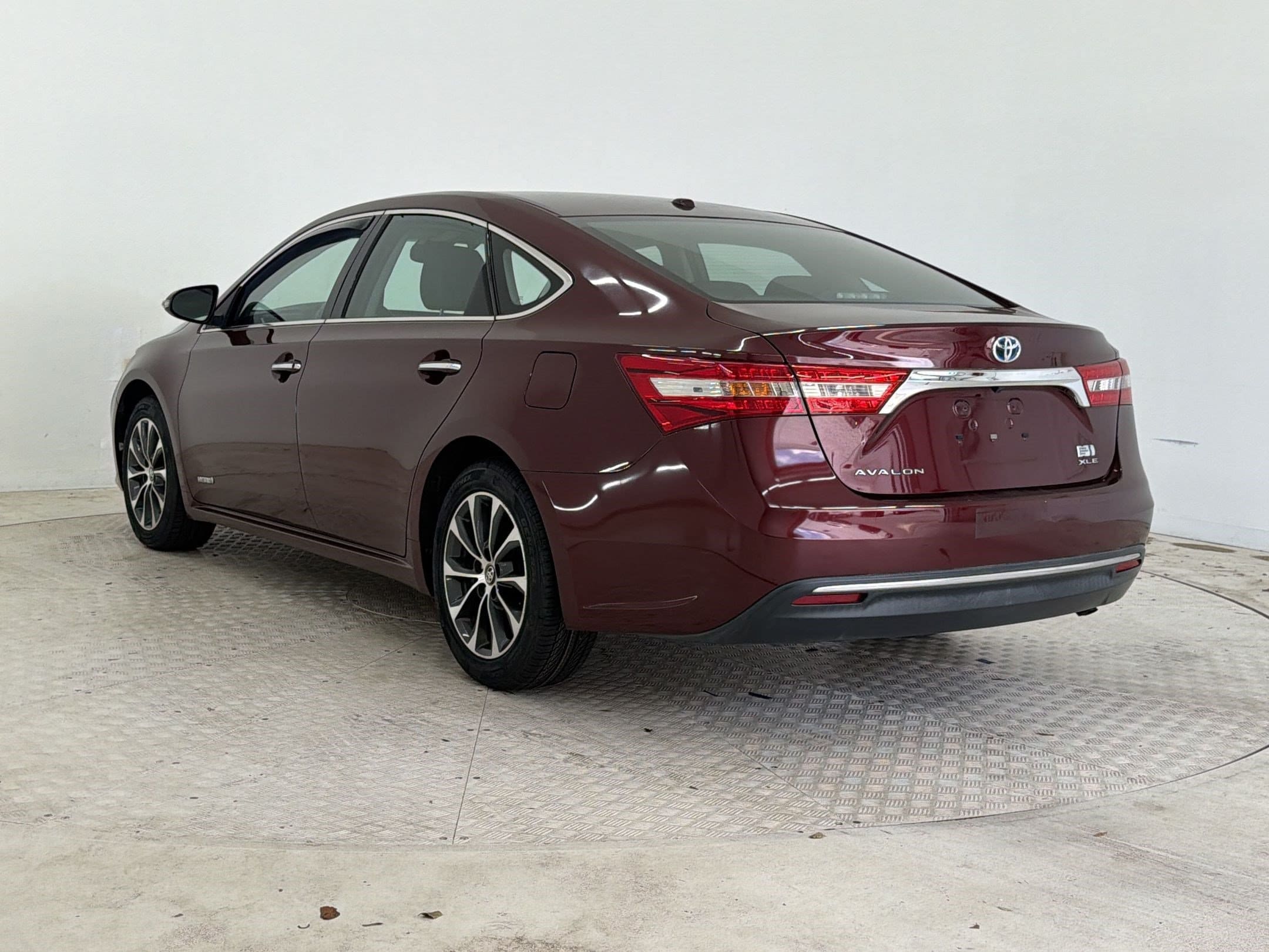 Avalon Hybrid Hybrid XLE Premium Sedan