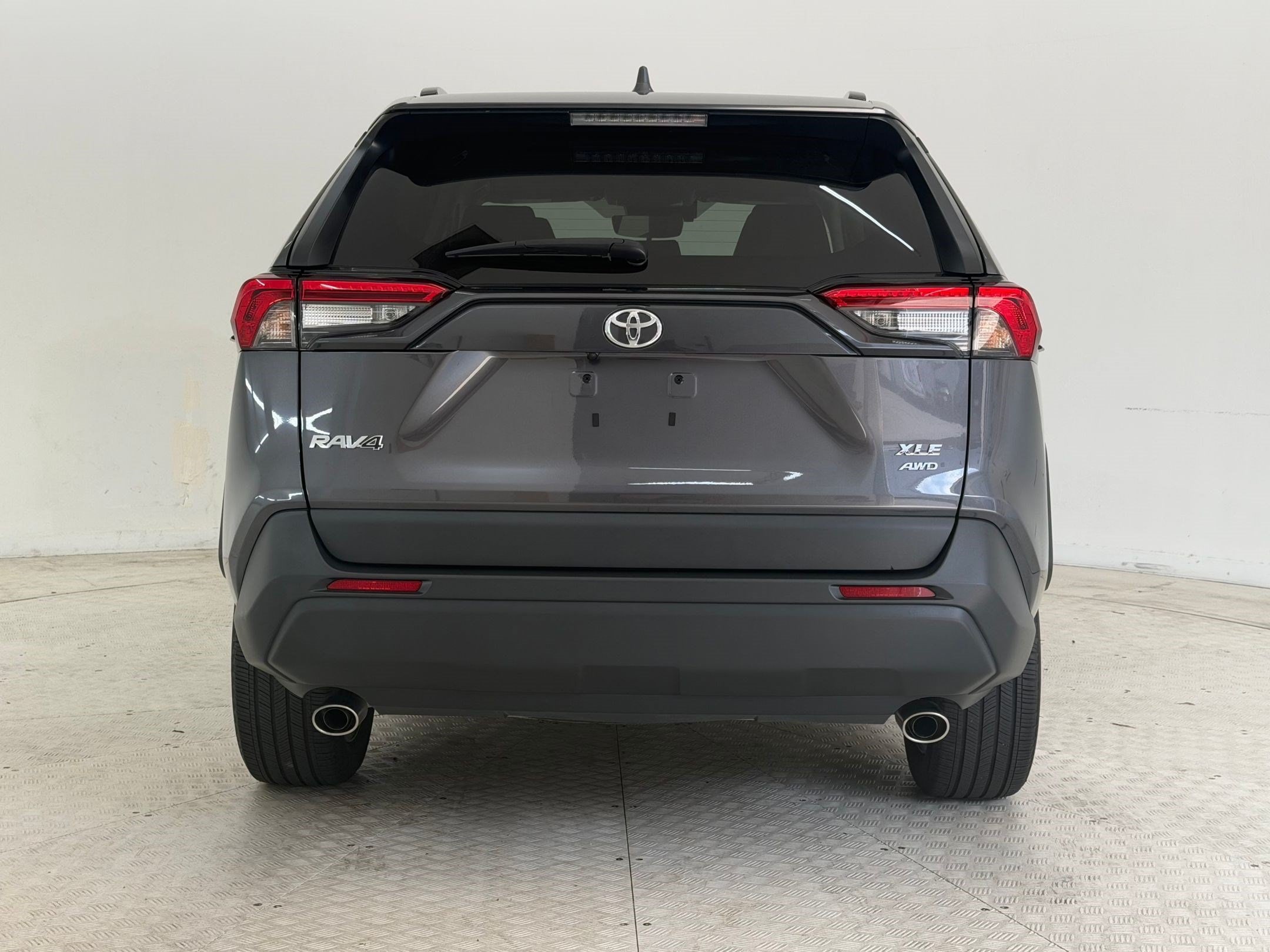 2024 Toyota RAV4 XLE Premium - Photo 10