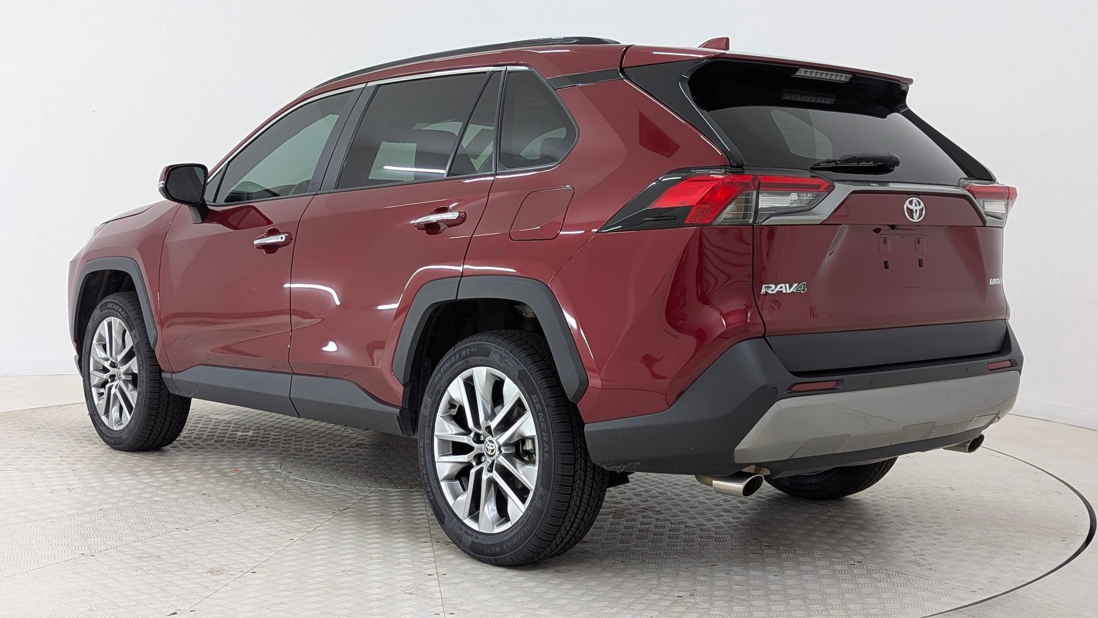 2023 Toyota RAV4 Limited photo 3