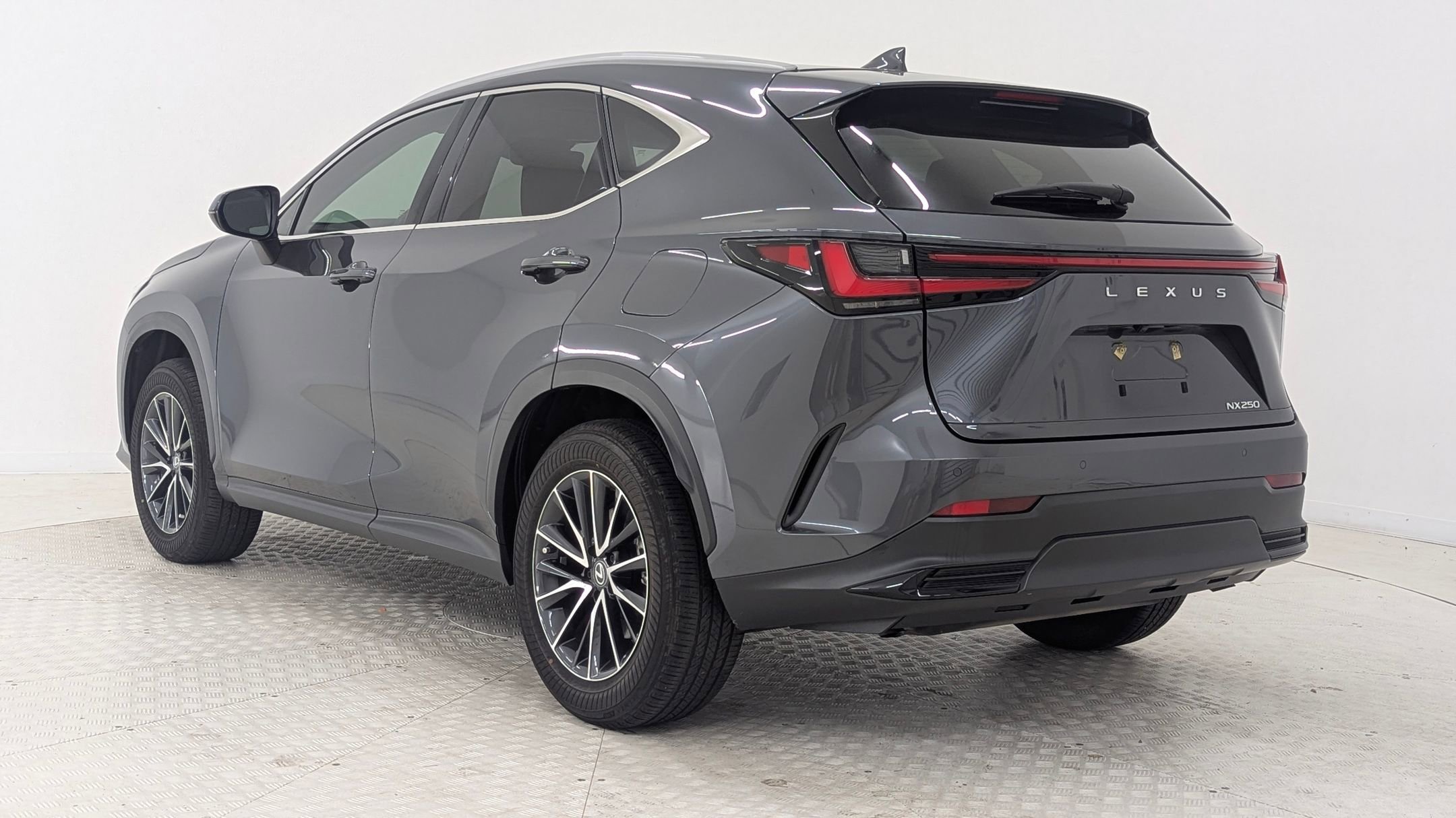 2024 Lexus NX 250 Premium photo 2