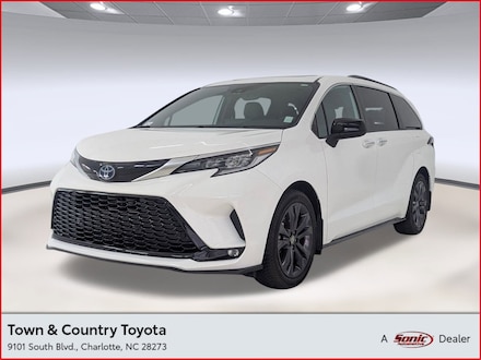 2022 Toyota Sienna XSE Van Passenger Van