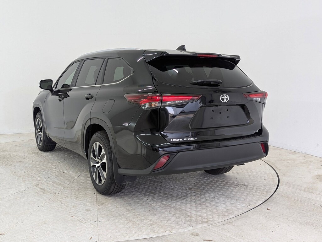 Used 2024 Toyota Highlander XLE SUV