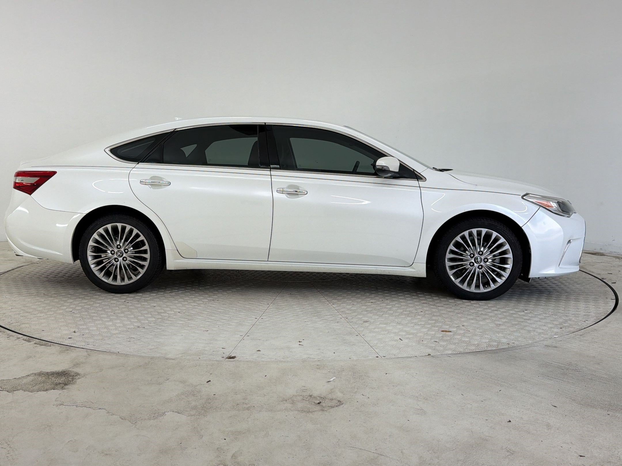 Avalon Limited Sedan