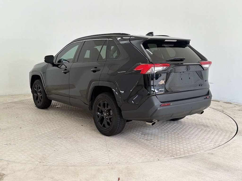 Used 2022 Toyota RAV4 XLE SUV