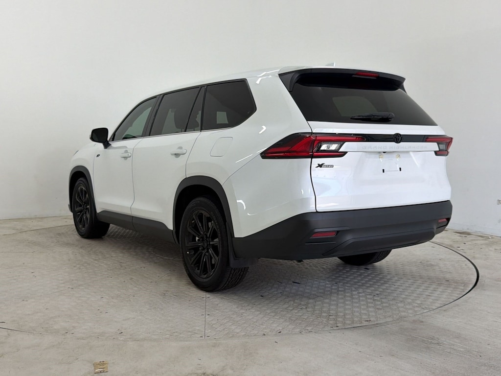 Used 2025 Toyota Grand Highlander LE SUV