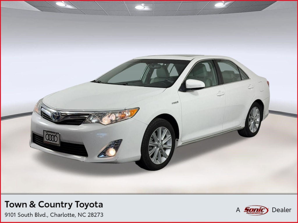 Used 2012 Toyota Camry Hybrid XLE Sedan