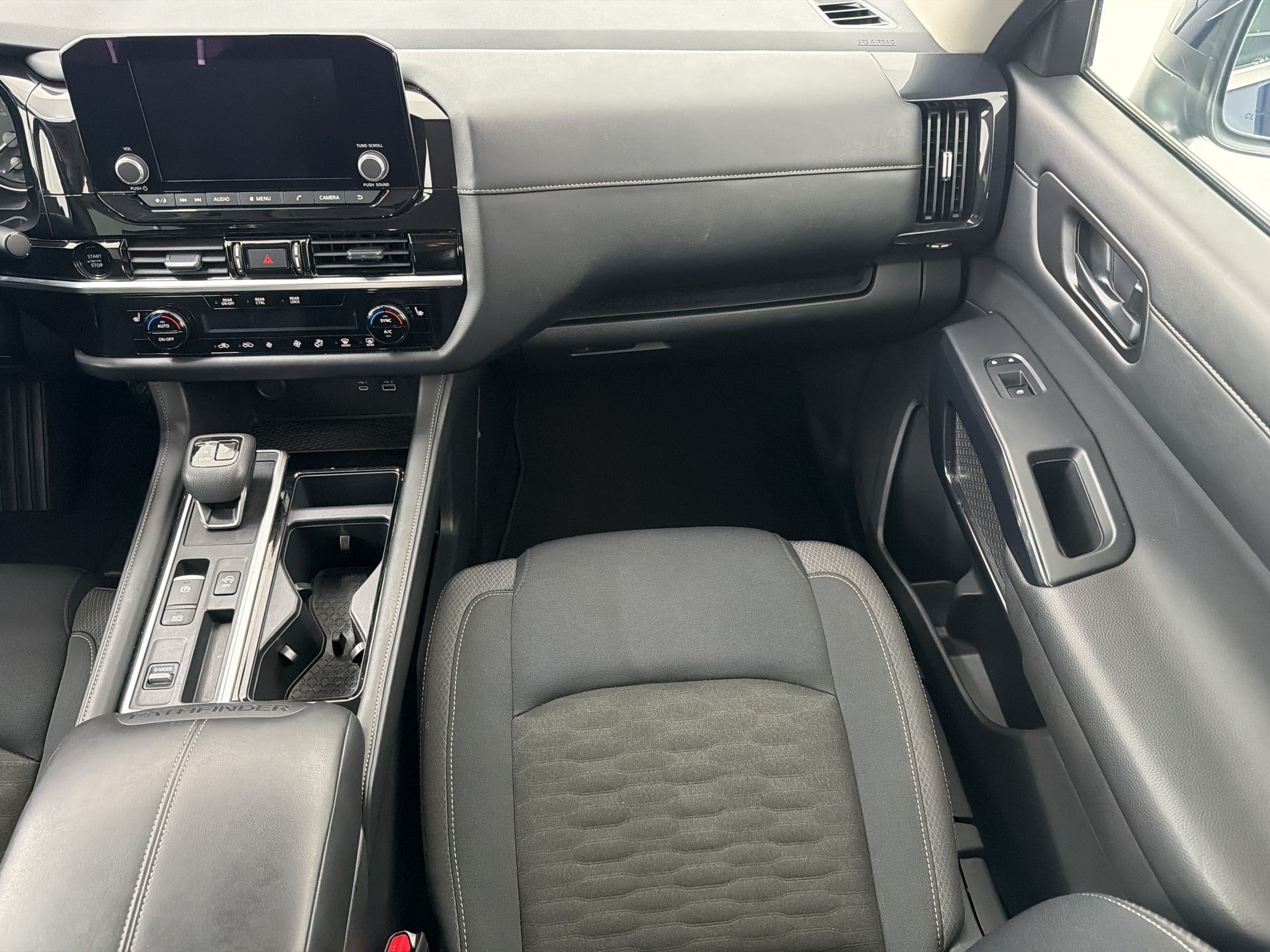 2025 Nissan Pathfinder SV - Photo 28