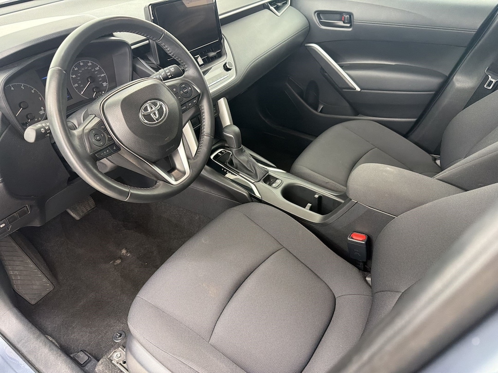 Used 2025 Toyota Corolla Cross LE SUV