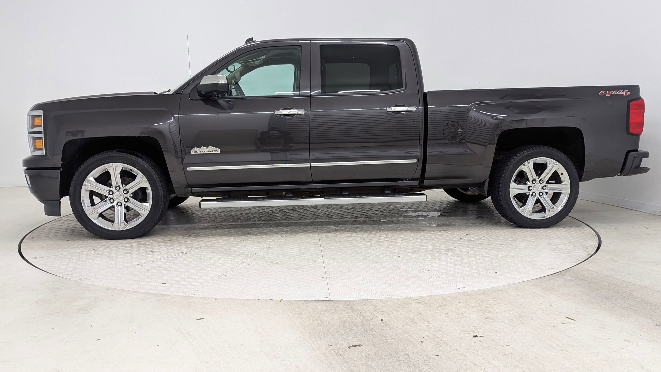 2014 Chevrolet Silverado 1500 High Country photo 2