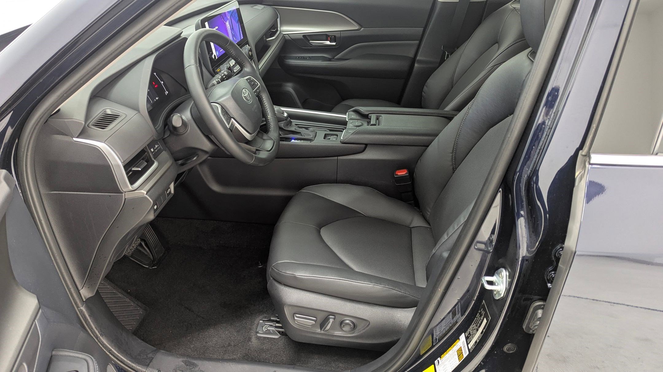 2024 Toyota Highlander Hybrid XLE photo 4