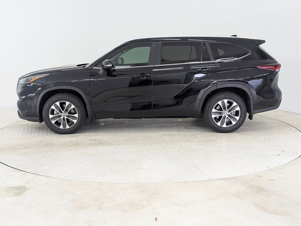 Used 2024 Toyota Highlander XLE SUV