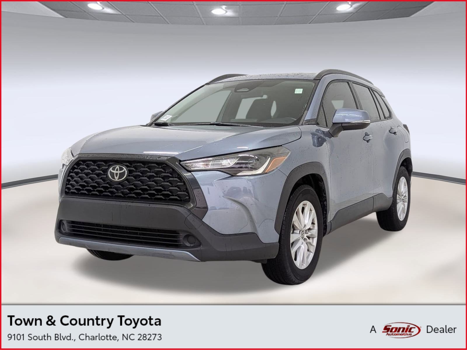 2023 Toyota Corolla Cross LE's photo