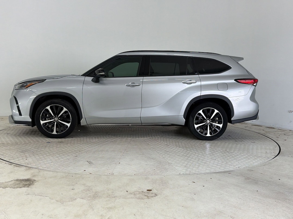 Used 2022 Toyota Highlander XSE SUV