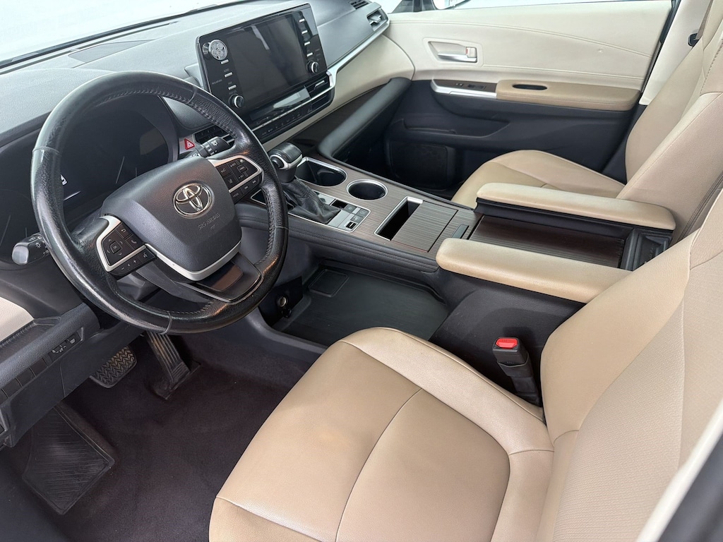 Used 2021 Toyota Sienna XLE Van