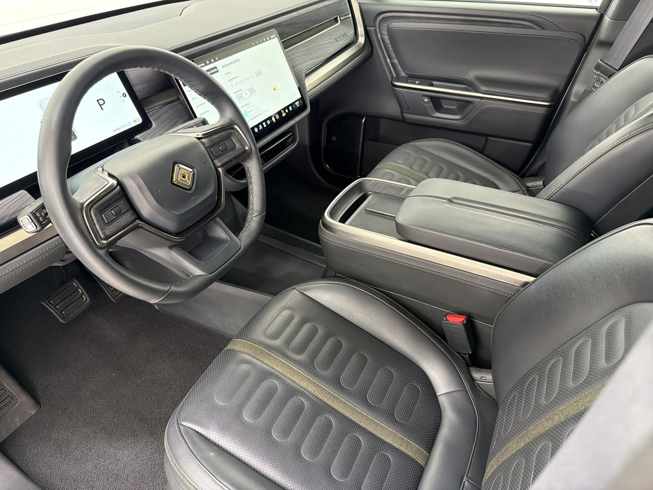 R1S Adventure SUV